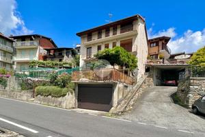 CASA INDIPENDENTE A TRAVES