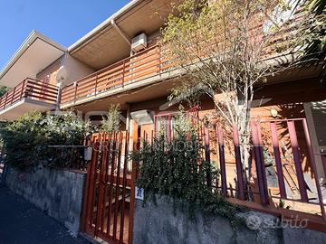 Parco cristallo villa accorpata centrale