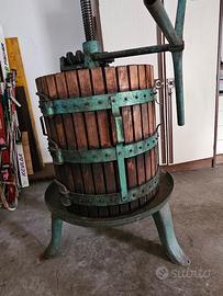 Torchio da uva meccanico