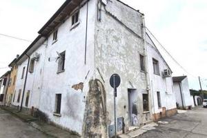 Immobile in asta di 158 m² con 3 locali a Roverbel