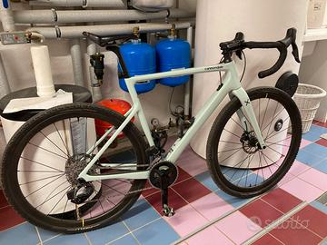 Bicicletta Gravel Cannondale
