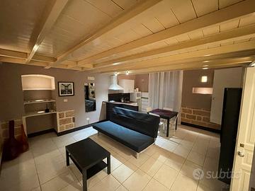 Appartamento arredato in centro a Canosa di puglia