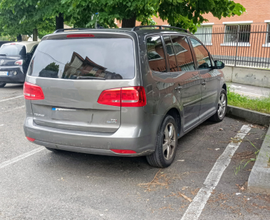 Volkswagen Touran 2011 1.6. +393491087780