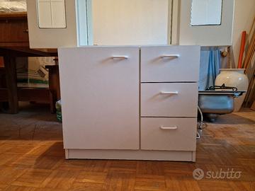 Specchiera e mobiletto sottolavabo