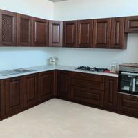 Cucina con ante in legno,componibile di fine serie