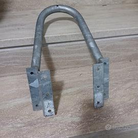 Staffa  blocca ruota  per scooter o moto