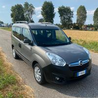 Opel combo 5 posti Autocarro