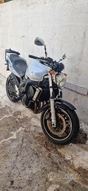 Moto naked Yamaha FZ6 600