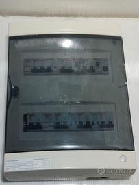 quadro elettrico 230v, c 25 a usato