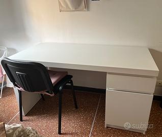 Scrivania bianca ikea