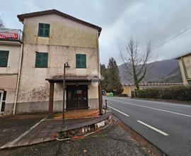 NEGOZIO A MOCONESI