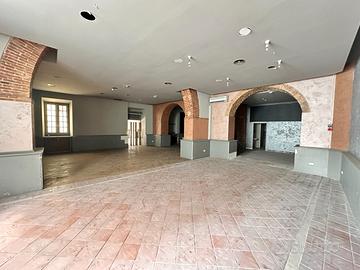 Cagliari viale Diaz locale mq. 200 netti