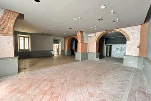 Cagliari viale Diaz locale mq. 188