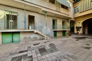 CASA SEMINDIPENDENTE A SANTA MARIA CAPUA VETERE