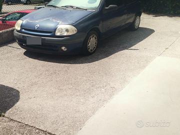 Auto Renault Clio