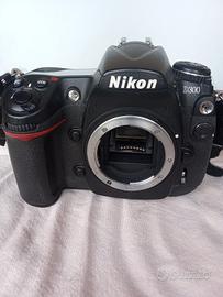 nikon D300 con obiettivo 16 85