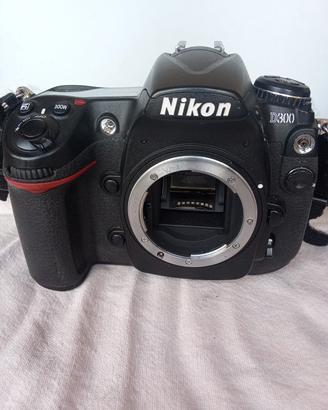 nikon D300 con obiettivo 16 85