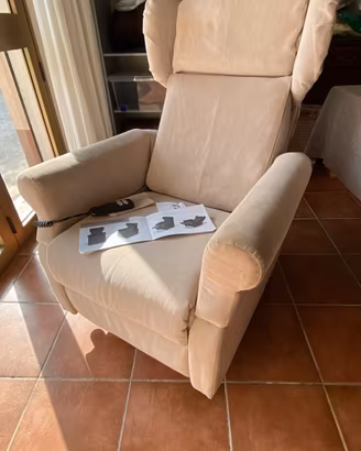 Poltrona Relax alzapersone Zucchetti