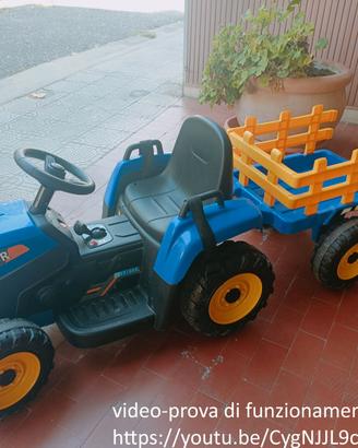 trattore Spidko con rimorchio