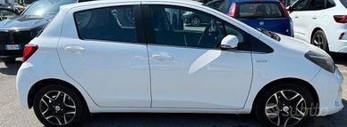 Toyota Yaris 1.4d 90cv Active 09/2015