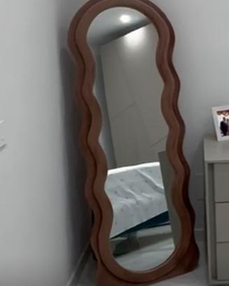 Specchio ondulato colore tortora