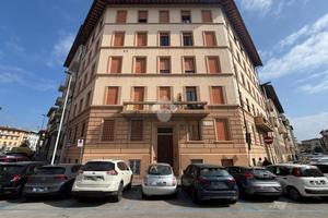 4 LOCALI A FIRENZE