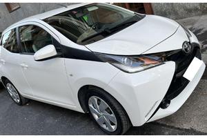 Toyota Aygo 2° serie  5 porte xplay Vvt-I 69 cv