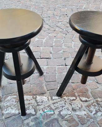 n.2 sgabelli neri vintage , a vite