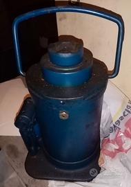 Martinetto idraulico a bottiglia