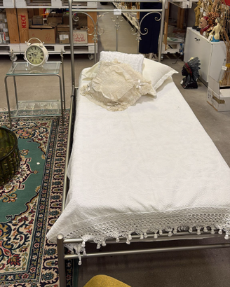 Letto Singolo In Ferro Battuto+Comodino+Materasso