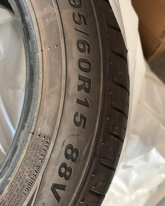 4 Gomme R15