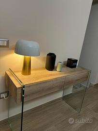 Consolle con  base  in vetro