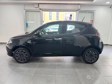 Lancia Ypsilon 1.0 FireFly 5 porte S&S Hybrid Albe