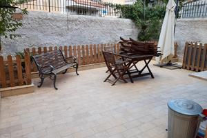 Appartamento ristrutturato con giardino