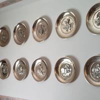 set di 12 piatti in ottone placcati argento