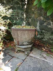 Vaso antico in pietra