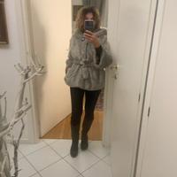 Pelliccia grigio perla con cappuccio