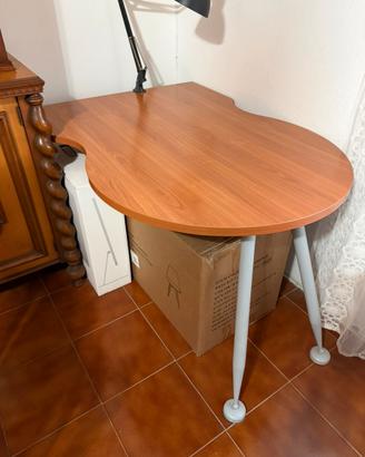 Scrivania in legno
