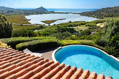 Lussuosa villa con piscina