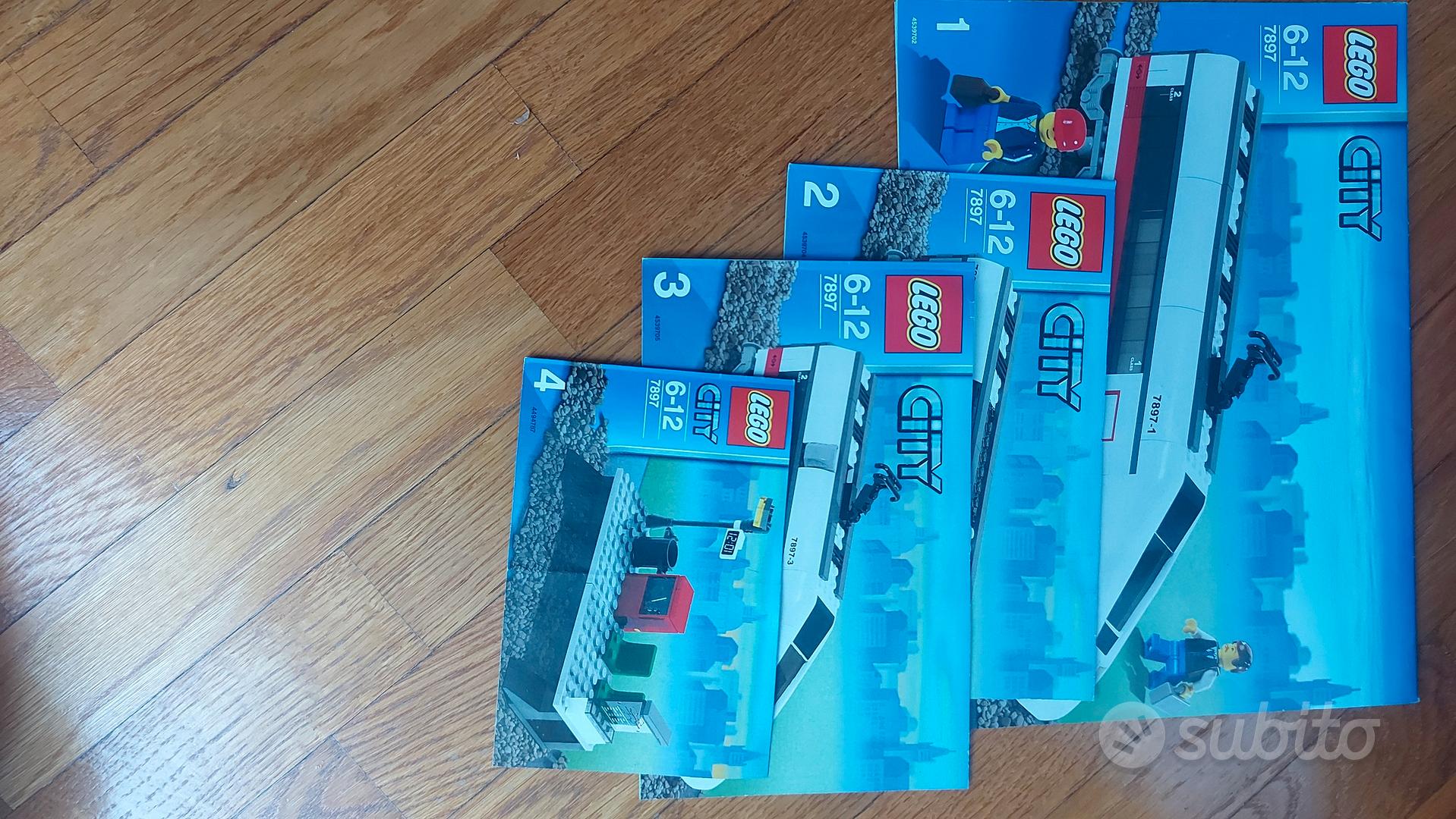 Treno passeggeri Lego city 7897 di seconda mano per 90 EUR su Barcelona su  WALLAPOP