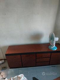 Tavolo in cristallo e credenza abbinata