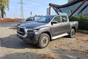 Toyota Hilux 2.4 D-4D A/T 4WD 4 porte Doppia ...