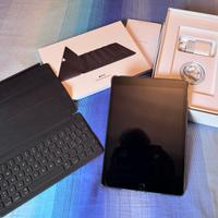 iPad A2602 256Gb con Smart Keyboard