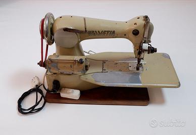 Macchina da cucire HELVETIA elettrica. Funzionante