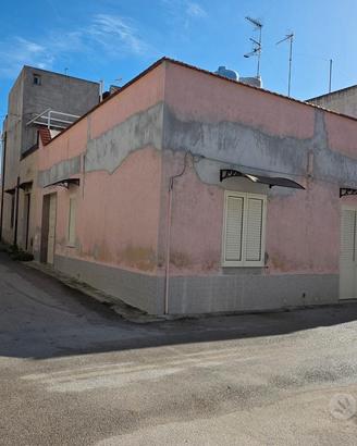 Tre Fontane casa indipendente a 50 metri dalla Pi