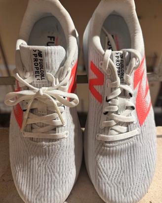 Scarpe New Balance Propel V5 NUOVO