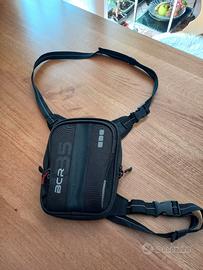 marsupio sulla  gamba per moto