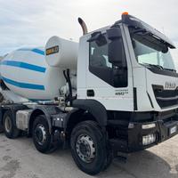 IVECO TRAKKER 450 con betoniera CIFA