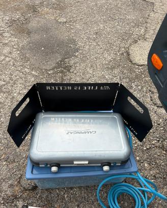 Cucina a gas da campeggio con piastre campingaz