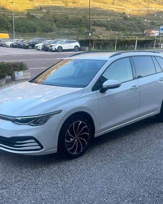 Volkswagen Golf Variant 2.0 tdi Life 115cv dsg